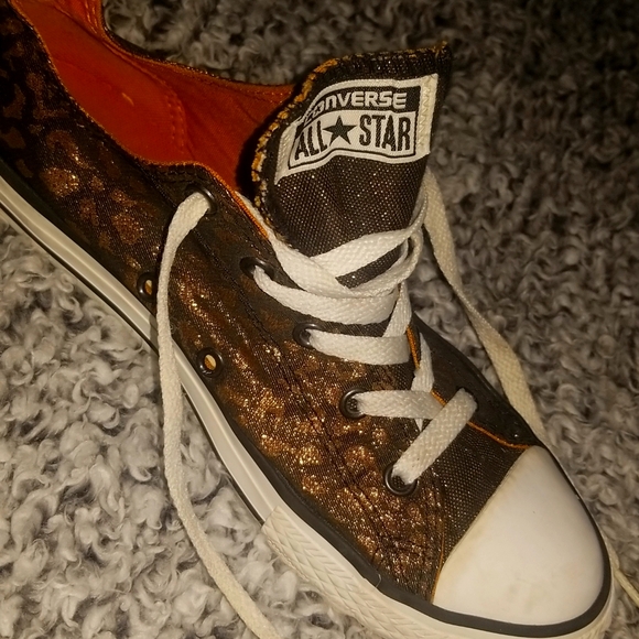 Chuck Taylor cheetah print Converse Juniors size 4 - Picture 2 of 7